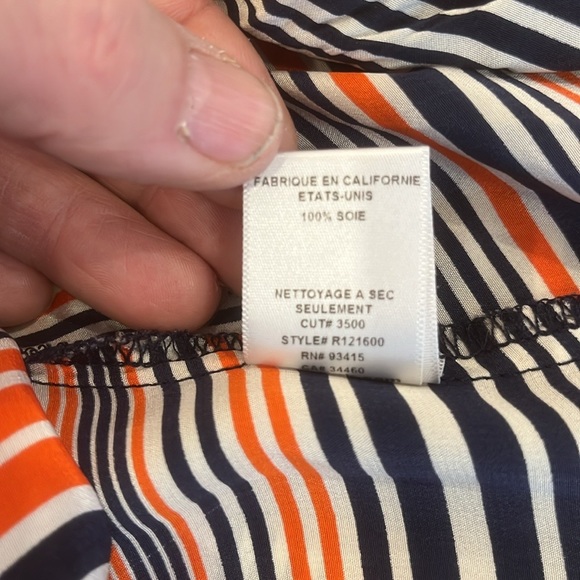 EUC Trina Turk silk blouse - Picture 8 of 8